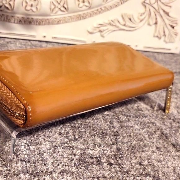 Tory Burch Caramel Patent Leather  Zip Around Wallet - Picture 8 of 16
